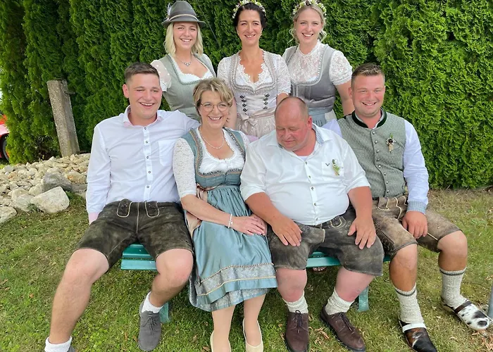 Goldner Hirsch